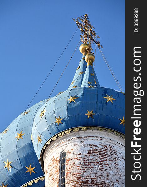 Cupolas and crosses on the Russian church (Suzdal)