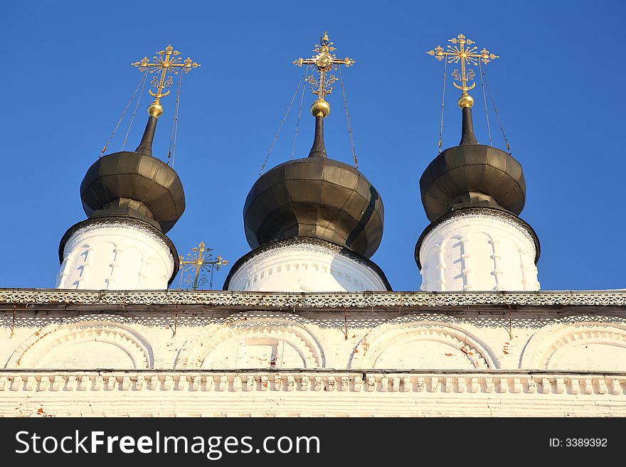 Cupolas and crosses on the Russian church (Suzdal)