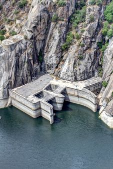 Dam Of Aldeadavila Royalty Free Stock Photo