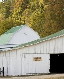 Barn In Autumn Royalty Free Stock Images Barn In Autumn Royalty Free Stock Images