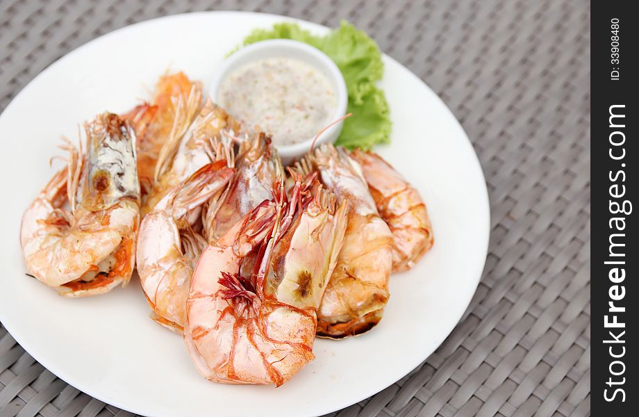 Grilled Shrimps With Seafood Sauce