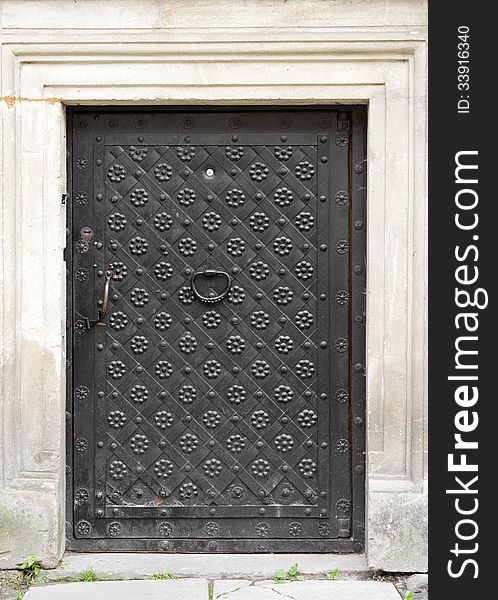 Retro gate with door knocker