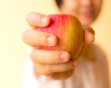 Closeup A Woman Holding A Apple Royalty Free Stock Photos Closeup A Woman Holding A Apple Royalty Free Stock Photos