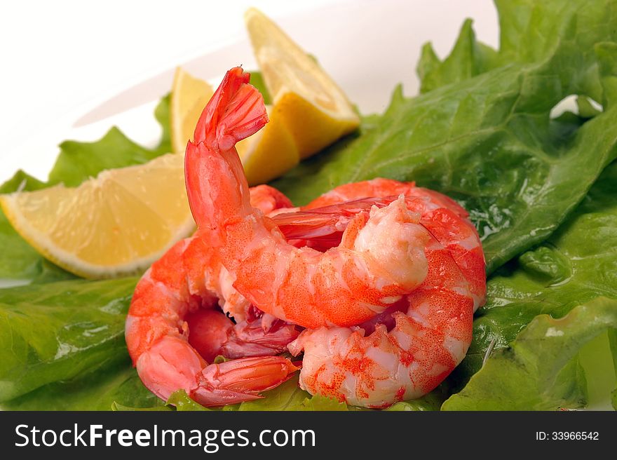 Prawn salad. Simple and healthy salad of shrimp, mixed greens