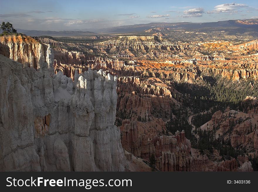 Abrupt breakage in Bryce canyon in state of Utah in the USA. Abrupt breakage in Bryce canyon in state of Utah in the USA