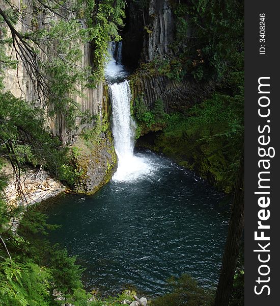 Toketee Falls is the most beautiful Waterfall in Southern Oregon.