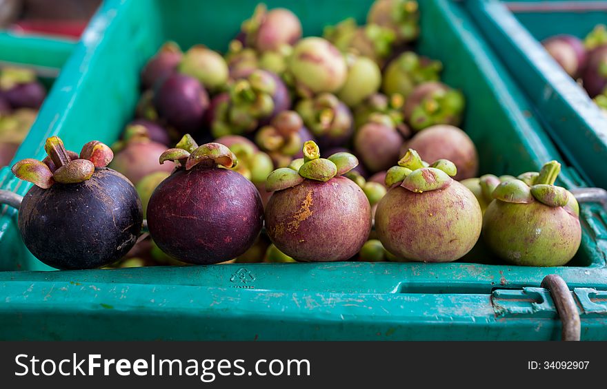 Variable color of ripe mangosteens. Variable color of ripe mangosteens