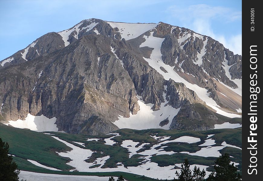 Mountain Oshten. June 2007.
Southern slope.