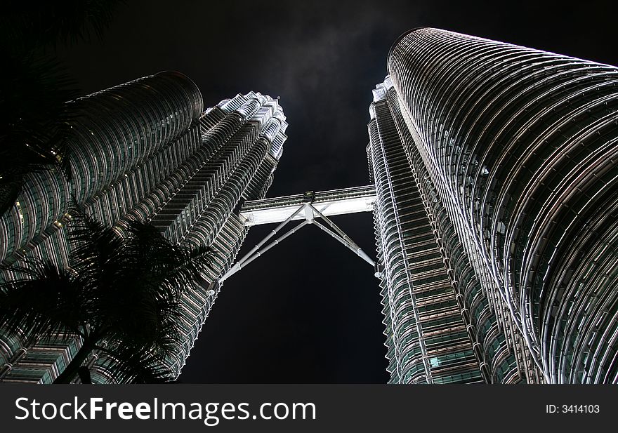 Amazing twin tower of Petronas, kuala lumpur