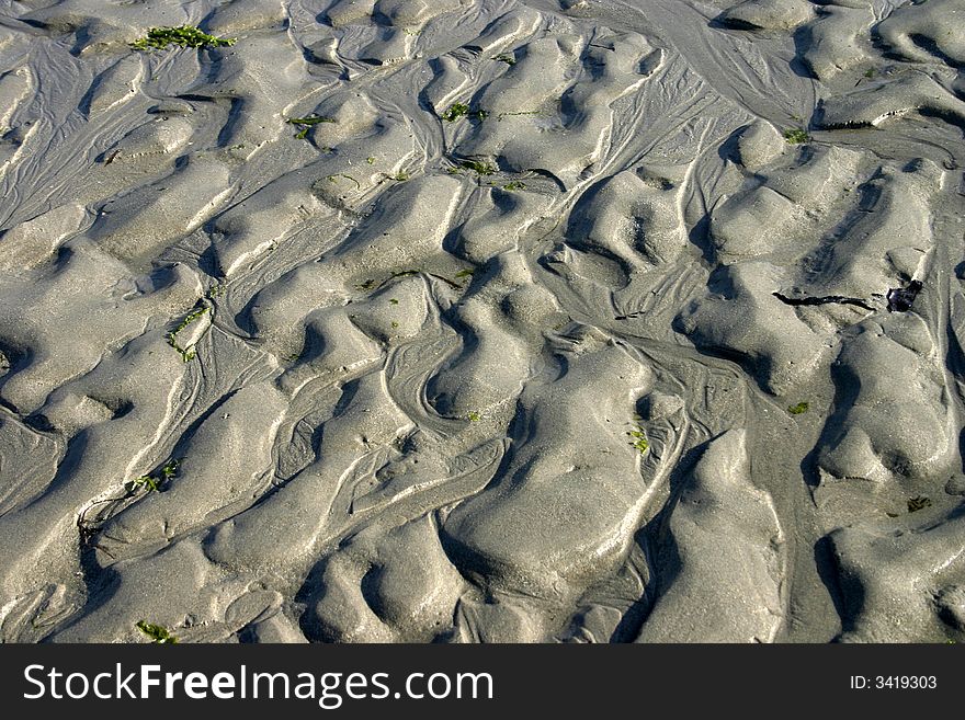 Sand structure, small water canals