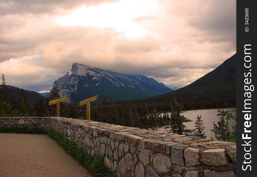 An image of a lookout point near the Rockies area.