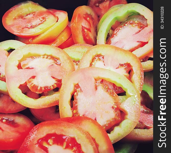 Close up image of tomato sliced