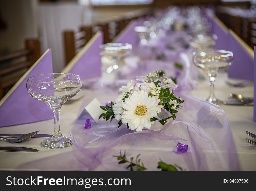 Wedding banquet table setting for wedding