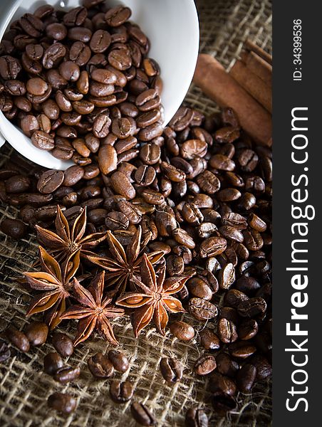 Coffee Ingredient with aniseed and cinnamon