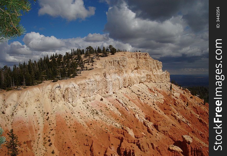 Rainbow Point is located on the southern end of Bryce Canyon National Park