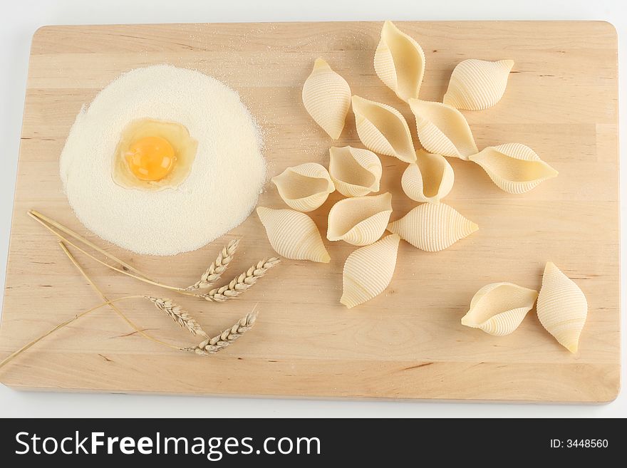 Italian traditional pasta made with flour and eggs