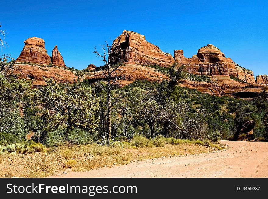 A picture of the beauty that is Sedona Arizona with the unique rock formations vegitation and  beautifull colors. A picture of the beauty that is Sedona Arizona with the unique rock formations vegitation and  beautifull colors