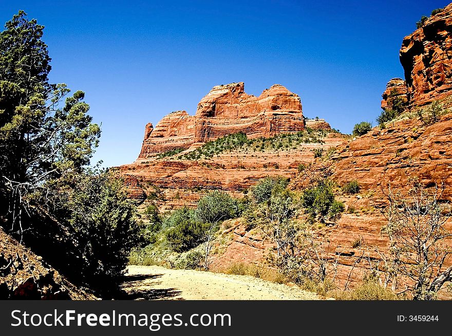A picture of the beauty that is Sedona Arizona with the unique rock formations vegitation and  beautifull colors. A picture of the beauty that is Sedona Arizona with the unique rock formations vegitation and  beautifull colors