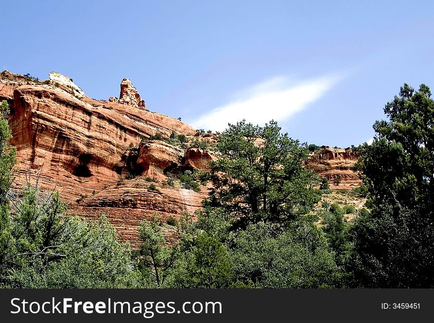 A picture of the beauty that is Sedona Arizona with the unique rock formations vegitation and  beautifull colors. A picture of the beauty that is Sedona Arizona with the unique rock formations vegitation and  beautifull colors