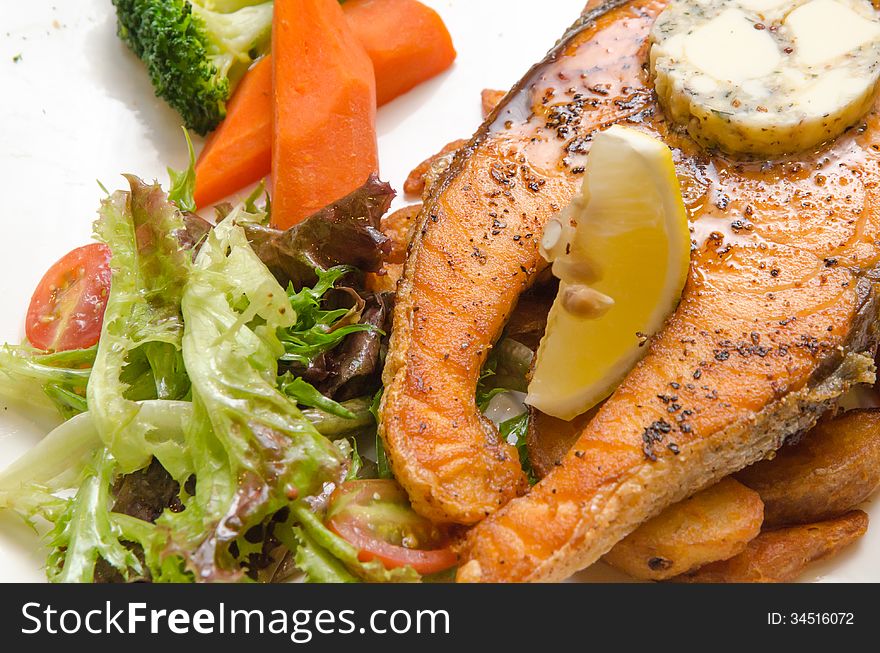 Grilled Butter Salmon With Vegetables