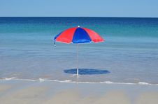 Umbrella On Tropical Beach In The Sun Stock Photography Umbrella On Tropical Beach In The Sun Stock Photography