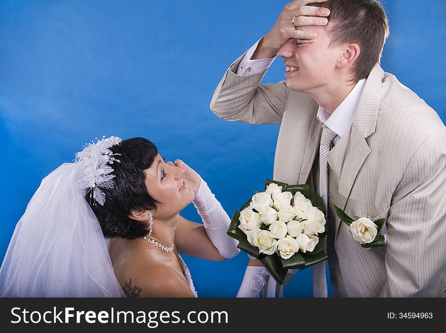 The groom and the bride in a conflict situation