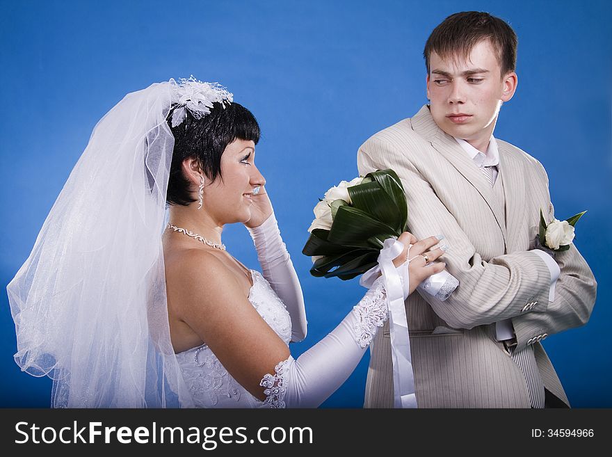 The groom and the bride in a conflict situation