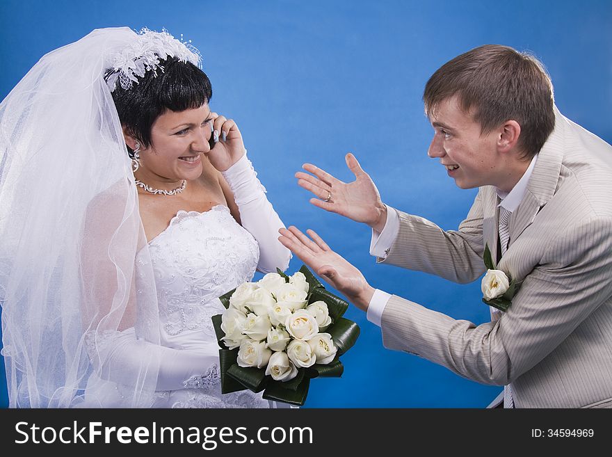 The groom and the bride in a conflict situation