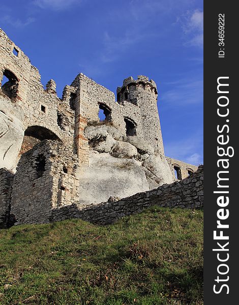 Castle ruins in Ogrodziencu