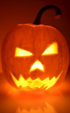 Halloween Pumpkin Head Glowing In The Dark Royalty Free Stock Photography Halloween Pumpkin Head Glowing In The Dark Royalty Free Stock Photography