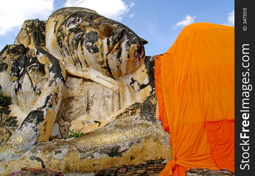 A reclining Buddha in ayuttaya.