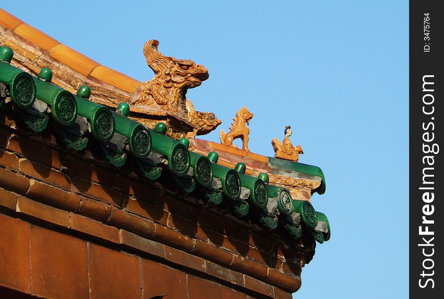 Eave and Statue in Shenyang Imperial Palace