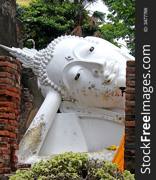 A reclining Buddha in ayuttaya.