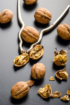 Walnuts And Nutcracker Royalty Free Stock Photos Walnuts And Nutcracker Royalty Free Stock Photos