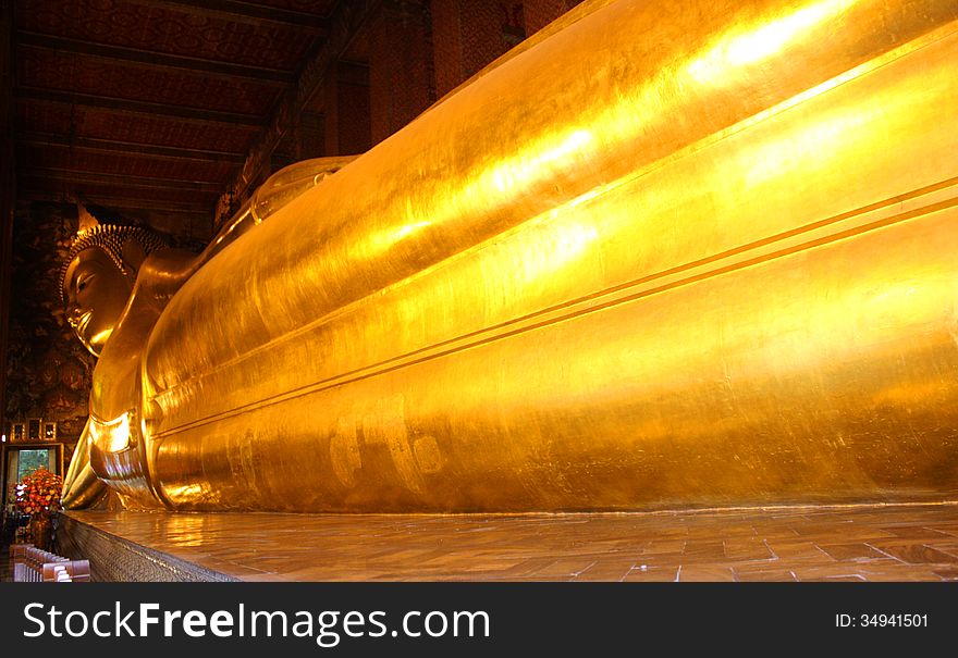 Reclining Buddha Gold Statue