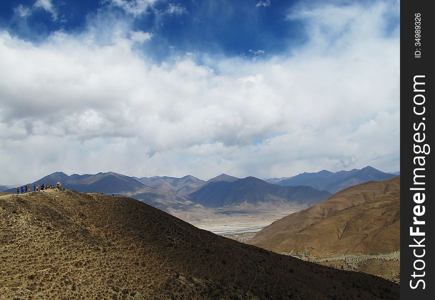 Tibetan plateau high altitude, where the air is clean, blue sky, beautiful natural scenery. Tibetan plateau high altitude, where the air is clean, blue sky, beautiful natural scenery.