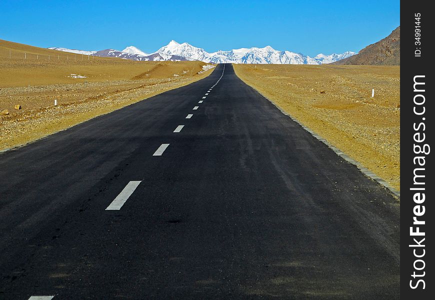 Tibet Plateau road