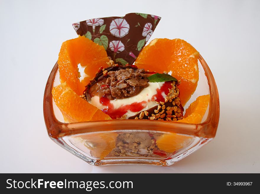 Ice cream with orange and nuts