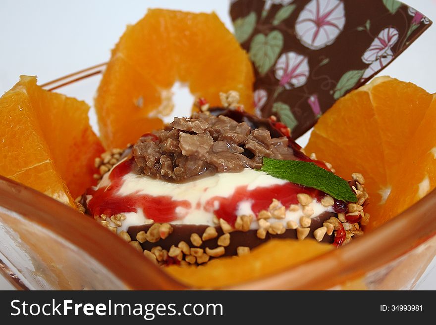 Ice cream with orange and nuts