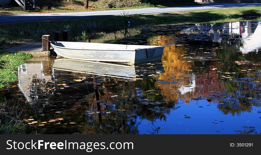 This is a photo of a boat taken in the fall. This is a photo of a boat taken in the fall.