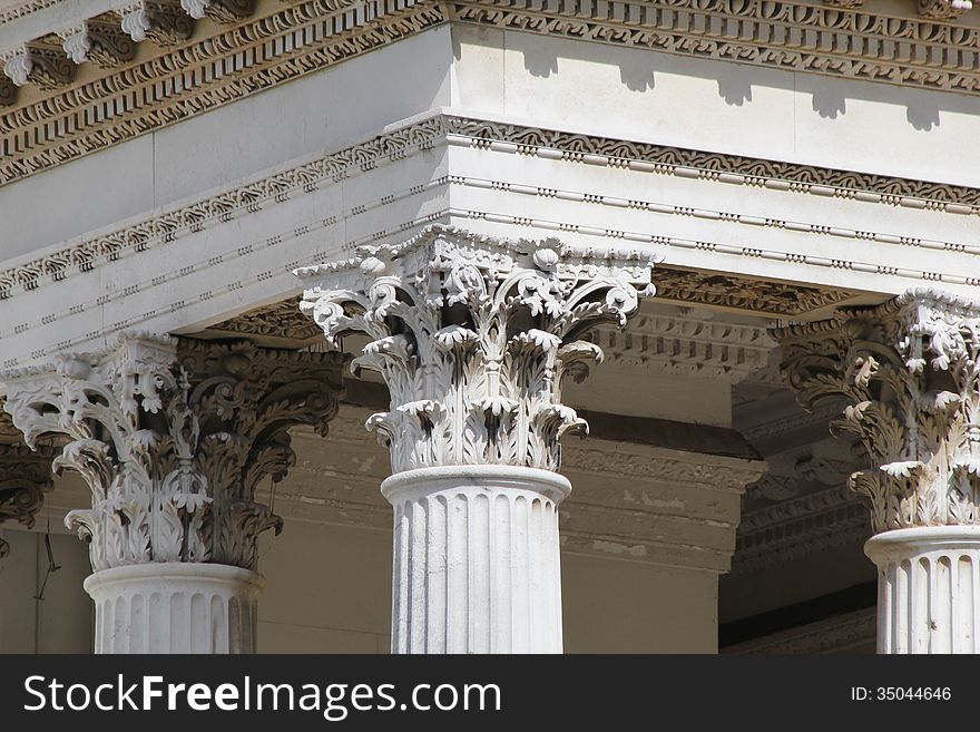 Detailed photograph of stone columns of Chiswick House, built by the third Earl of Burlington in 1729. Detailed photograph of stone columns of Chiswick House, built by the third Earl of Burlington in 1729