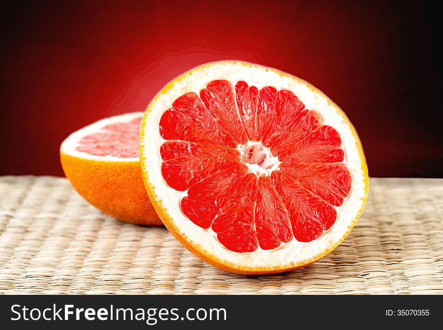 Cut grapefruit closeup