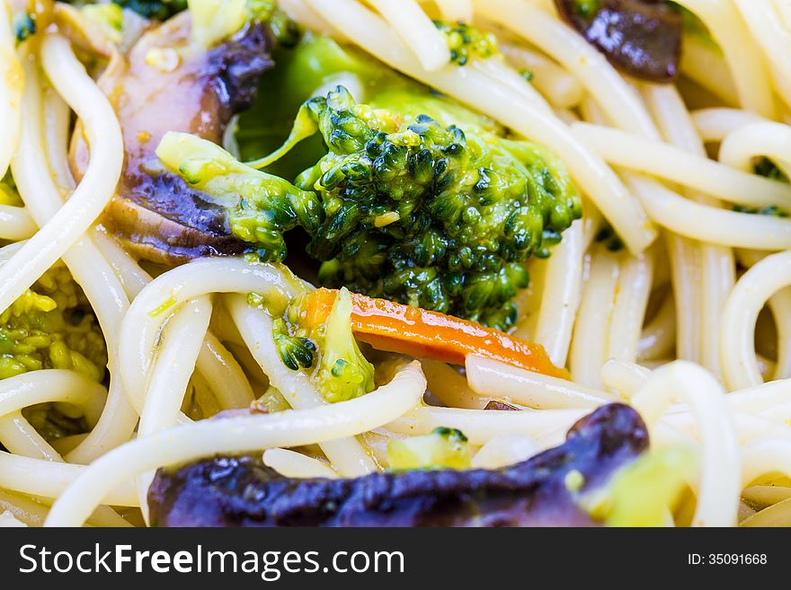 Pasta with broccoli and mushrooms