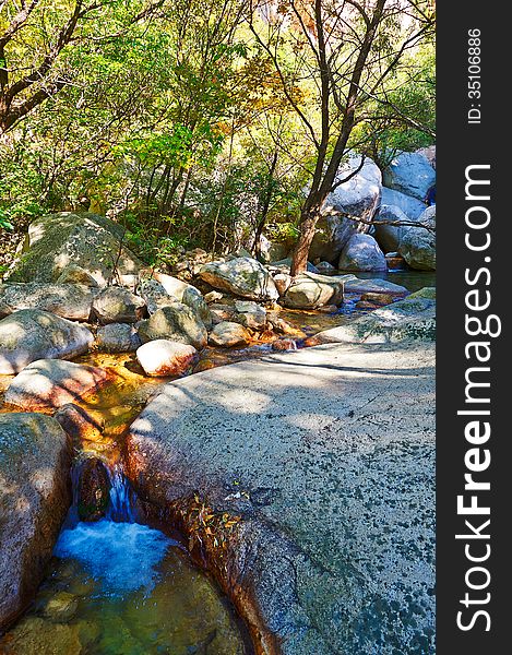 The streams of the gallery valley of Zu mountain