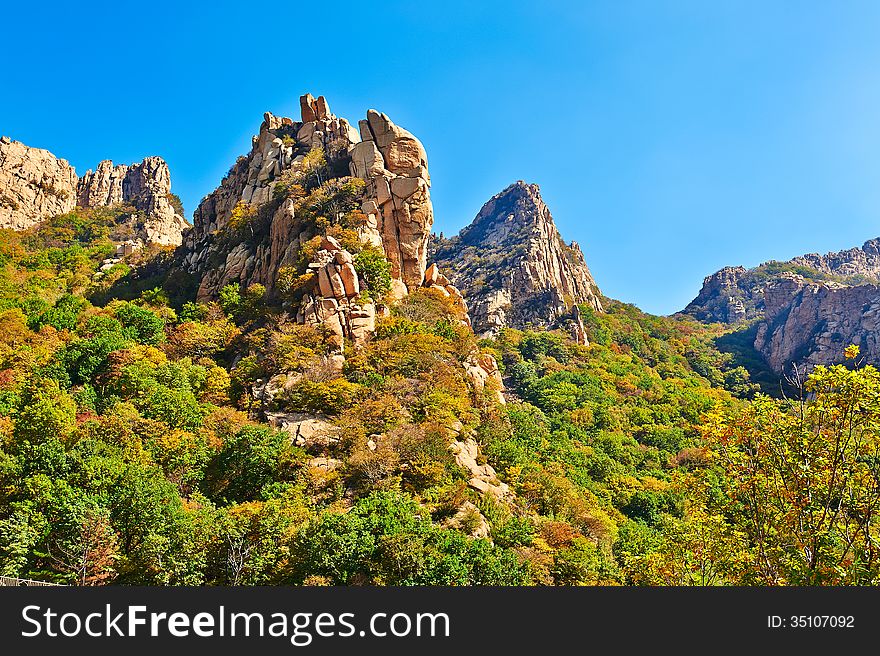 The Cliff Peaks Of Zu Mountain