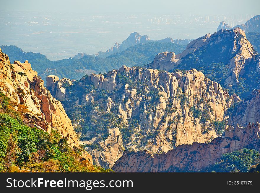 The photo taken in China's Hebei province qinhuangdao city,Zu mountain scenic spot,the gallery valley.The time is October 3, 2013. The photo taken in China's Hebei province qinhuangdao city,Zu mountain scenic spot,the gallery valley.The time is October 3, 2013.