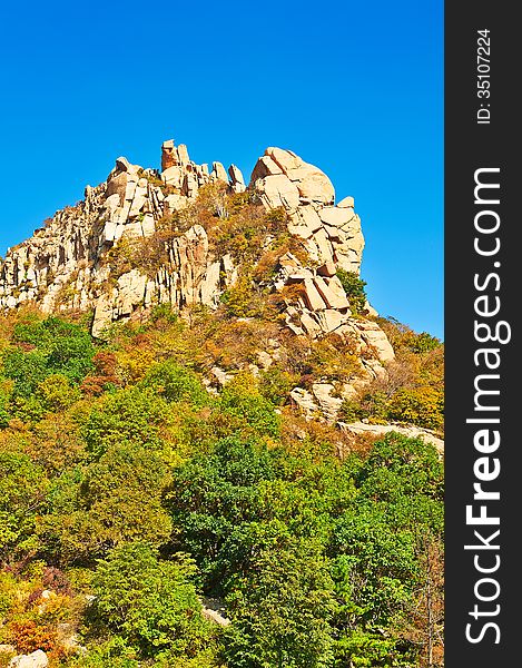 The autumn cliff peak of Zu mountain