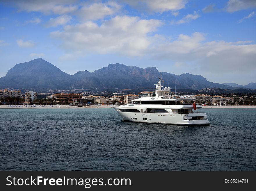 Beautiful yacht anchored in the coast of Altea. Beautiful yacht anchored in the coast of Altea.