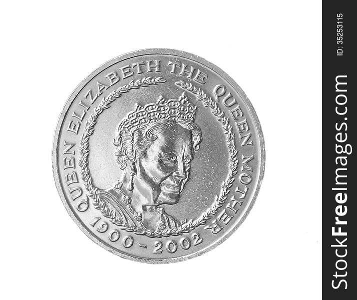 The back of the Â£5 coin showing the Queen Mother, Queen Elizabeth