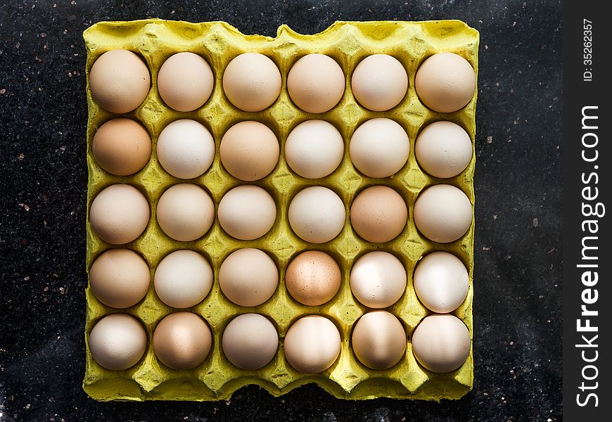 Eggs orderly in packing box